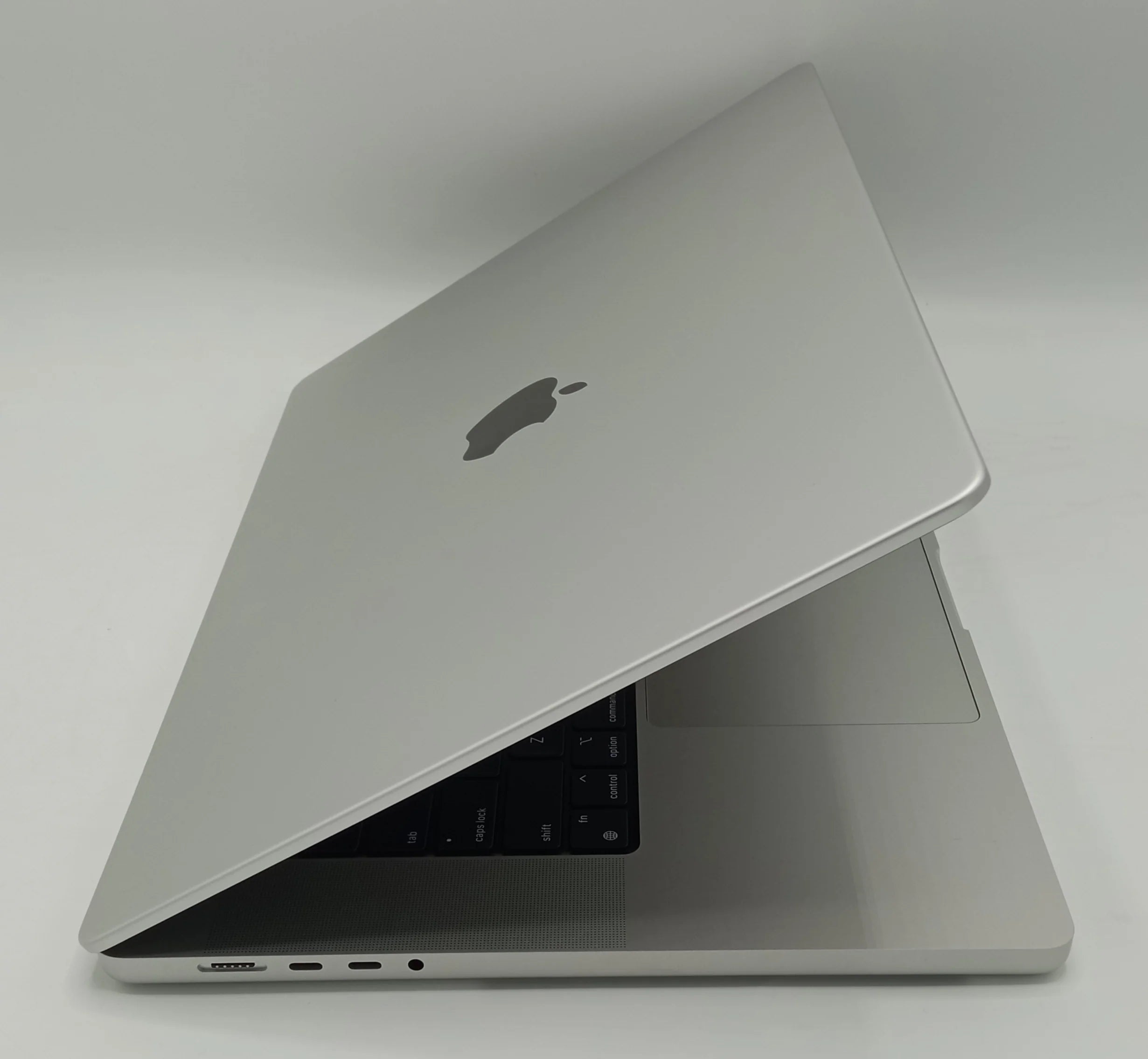 🍎 MacBook Pro M1 Pro 16” – Powerful Performance Machine 💻🔥